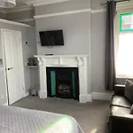 Πανσιόν Rivington House Only 4*