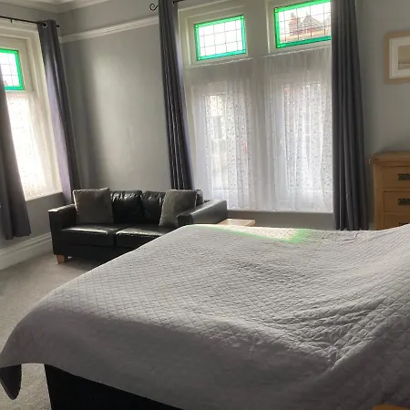 Rivington House Only 4*