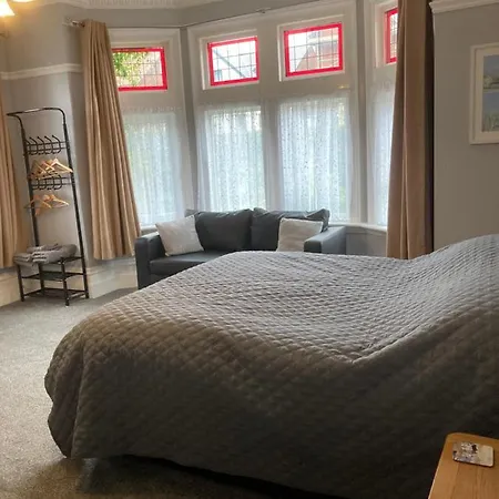 Rivington House Only 4*