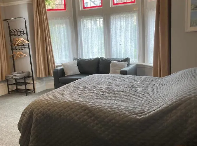 Rivington House Only 4*