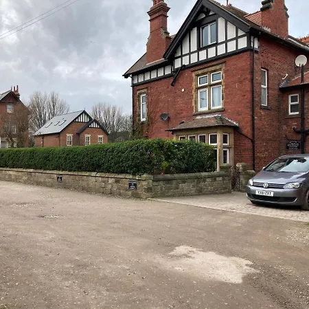 Rivington House Only 惠特比