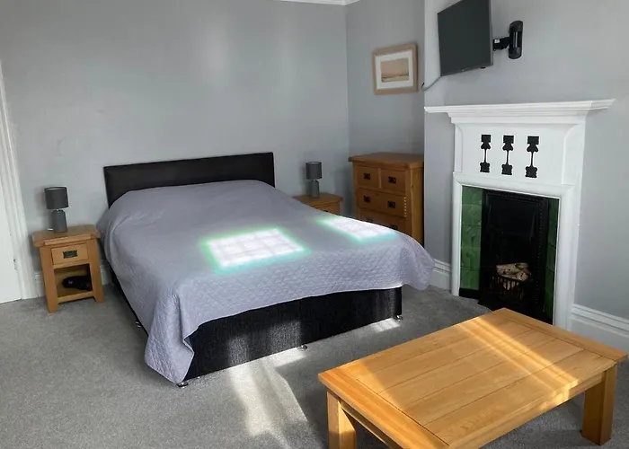 Rivington House Only 惠特比